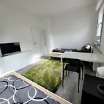 Apartmán Fischer 1 - Moderne Monteurs- & Mit 2 Schlafzimmern - Neu Renoviert Mit Grosser Privater Terrasse Villingen-Schwenningen