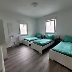 Fischer 1 - Moderne Monteurs- & Mit 2 Schlafzimmern - Neu Renoviert Mit Grosser Privater Terrasse *
