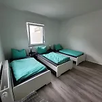 Fischer 1 - Moderne Monteurs- & Mit 2 Schlafzimmern - Neu Renoviert Mit Grosser Privater Terrasse Apartmán *