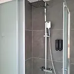Fischer 1 - Moderne Monteurs- & Mit 2 Schlafzimmern - Neu Renoviert Mit Grosser Privater Terrasse