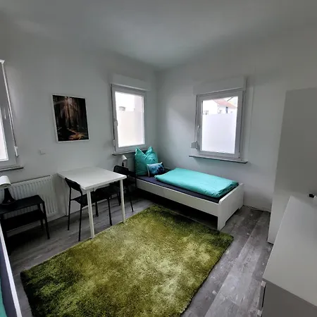 Fischer Apartment 1 - Moderne Monteurs- & Ferienwohnung Mit 2 Schlafzimmern - Grosse Private Terrasse شقة *