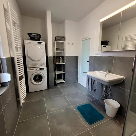 Fischer Apartment 1 - Moderne Monteurs- & Ferienwohnung Mit 2 Schlafzimmern - Grosse Private Terrasse * فيلينغن سشفايننغ