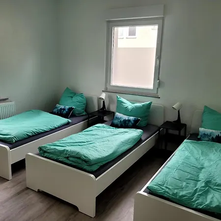 Fischer Apartment 1 - Moderne Monteurs- & Ferienwohnung Mit 2 Schlafzimmern - Grosse Private Terrasse فيلينغن سشفايننغ