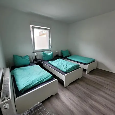 Fischer Apartment 1 - Moderne Monteurs- & Ferienwohnung Mit 2 Schlafzimmern - Grosse Private Terrasse شقة *