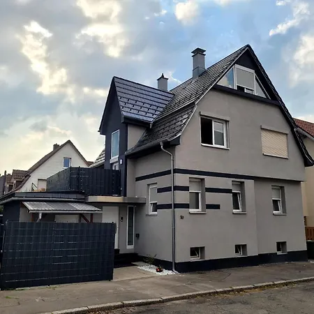 Fischer Apartment 1 - Moderne Monteurs- & Ferienwohnung Mit 2 Schlafzimmern - Grosse Private Terrasse شقة *
